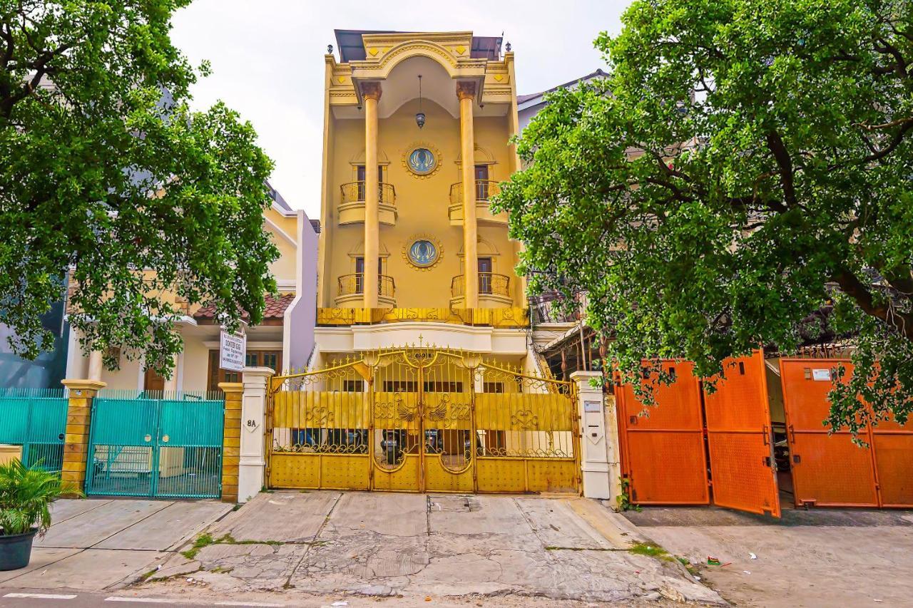 Oyo 92687 Alnindo Makaliwe Hotel Джакарта Екстериор снимка